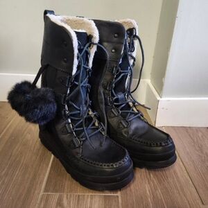 NWB Manitobah Waterproof Pacific Winter Boot size 9 wide